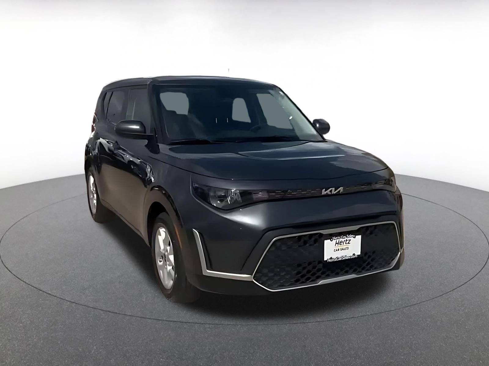 Used 2025 Kia Soul LX w/ LX Technology Package image 3