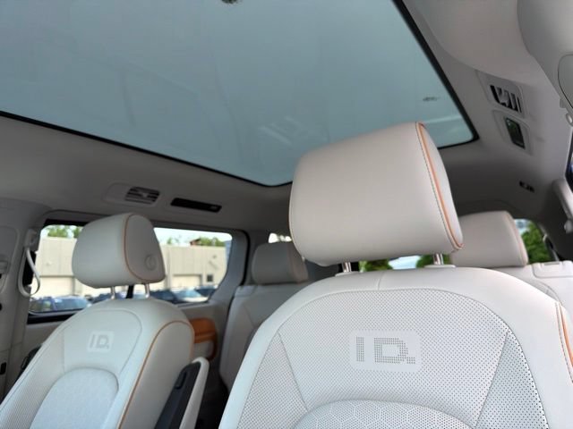 Used 2025 Volkswagen ID. Buzz 1st Edition AWD/4WD image 19