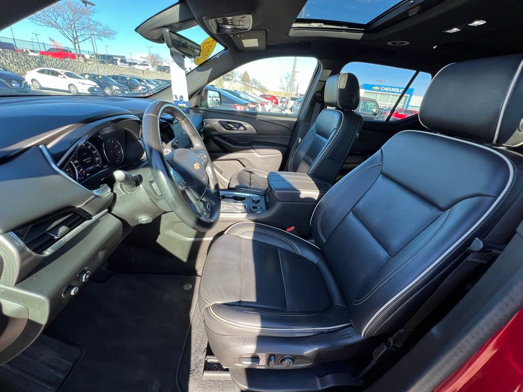 Used 2023 Chevrolet Traverse Premier image 18