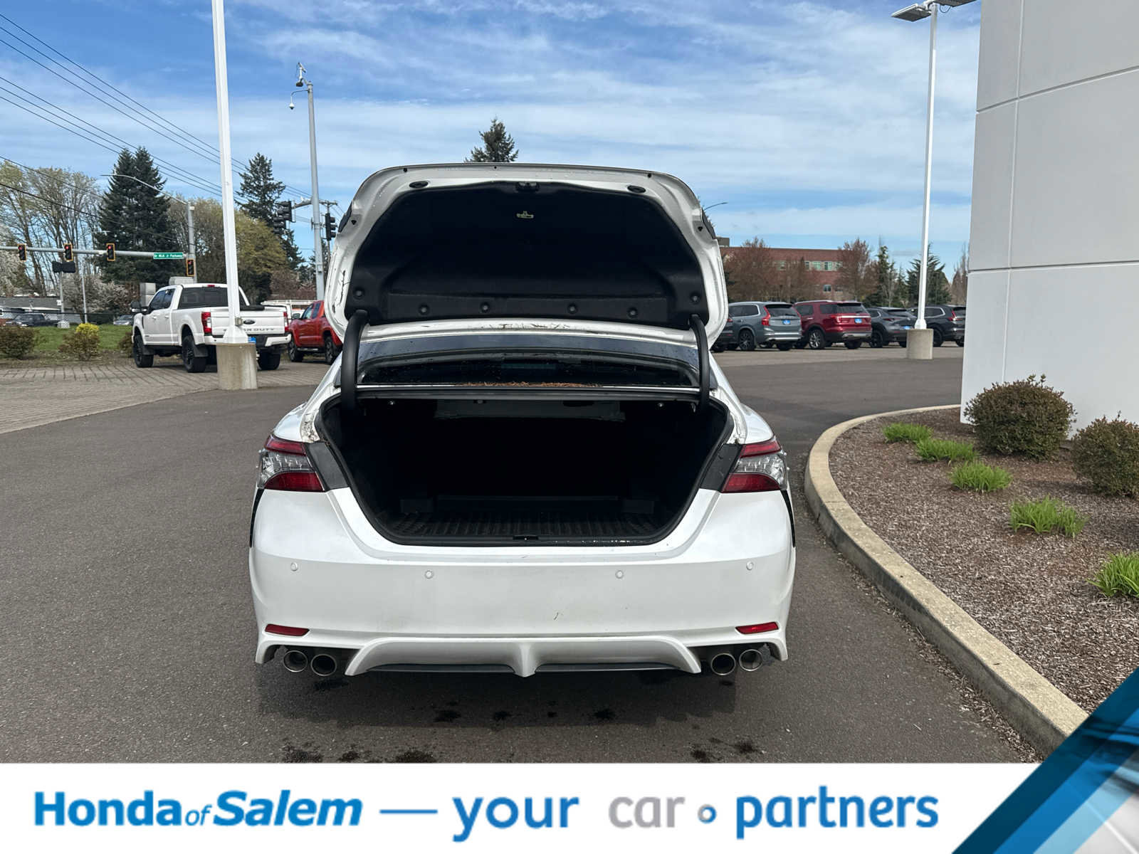 Used 2023 Toyota Camry XSE w/ Navigation Package image 19