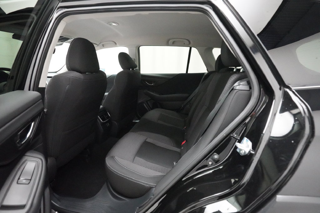 Used 2024 Subaru Outback Premium AWD/4WD image 16