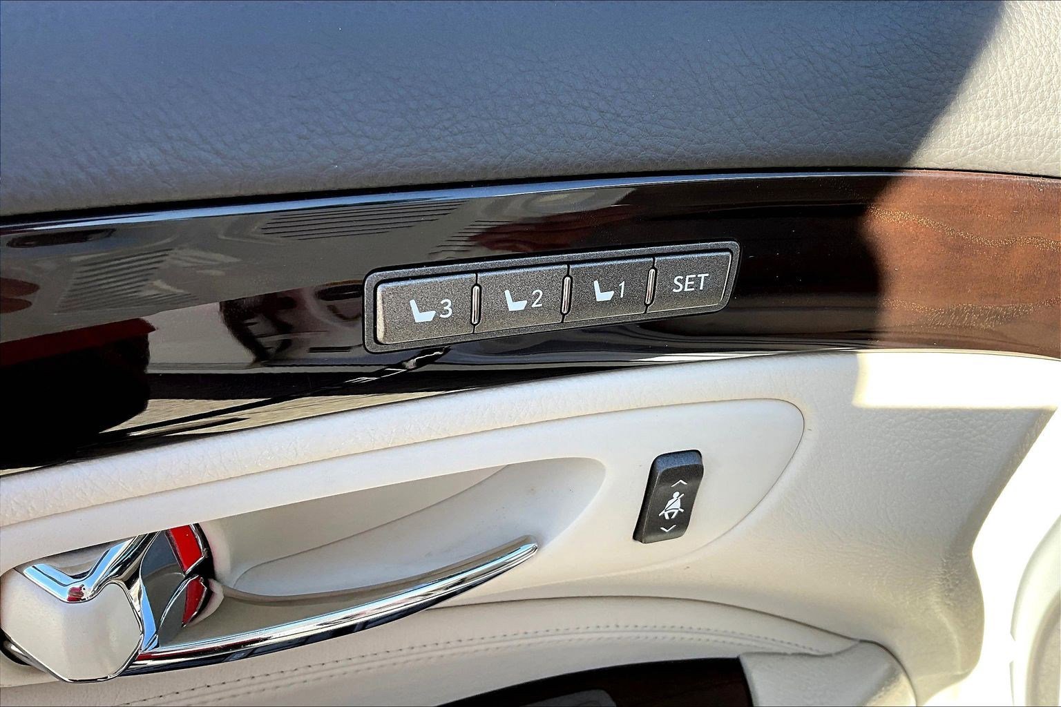 Used 2009 Lexus LS 460 RWD image 36