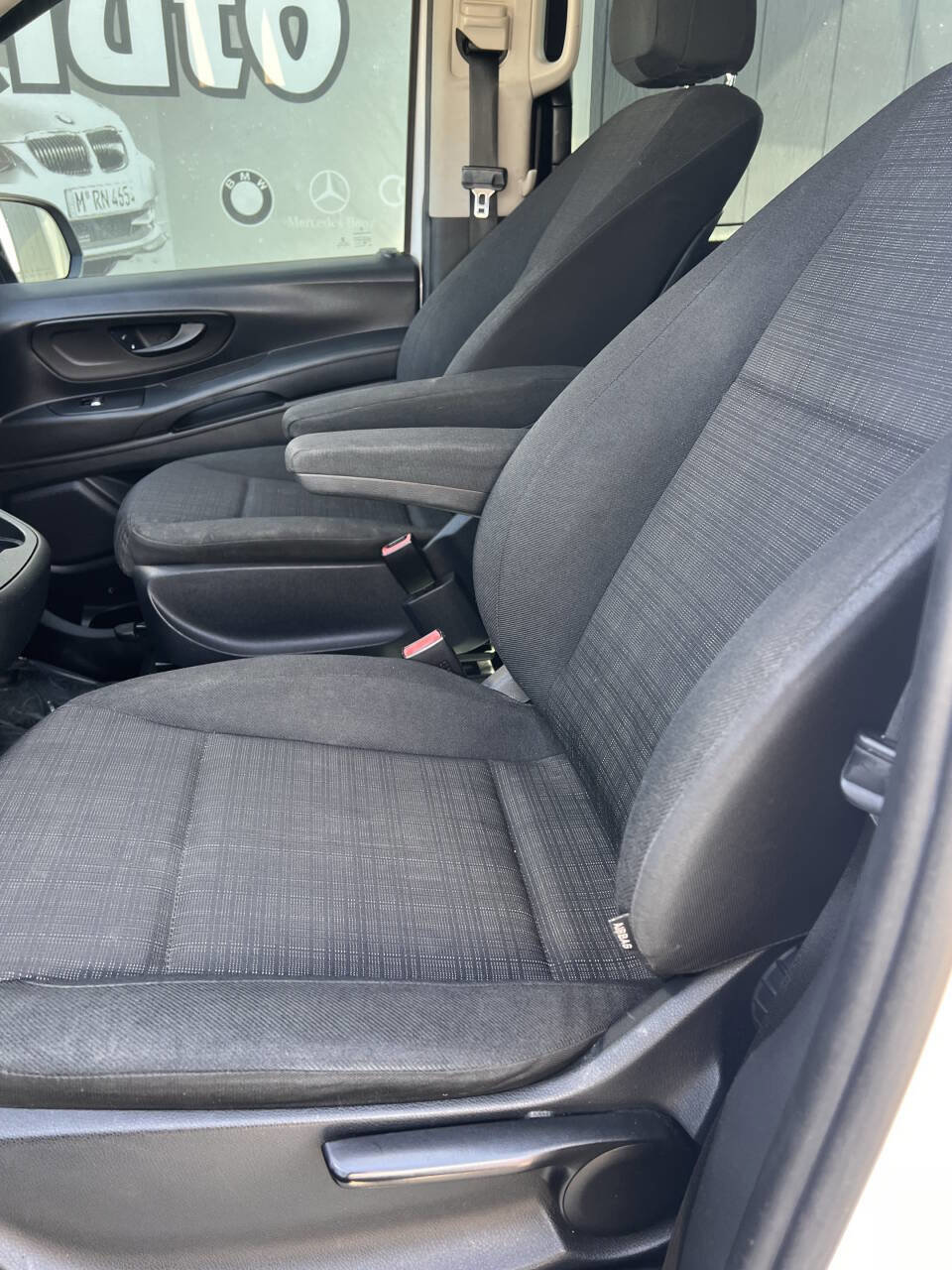 Used 2017 Mercedes-Benz Metris Passenger image 9