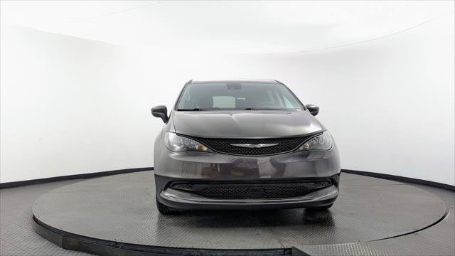 Used 2023 Chrysler Voyager LX FWD image 12
