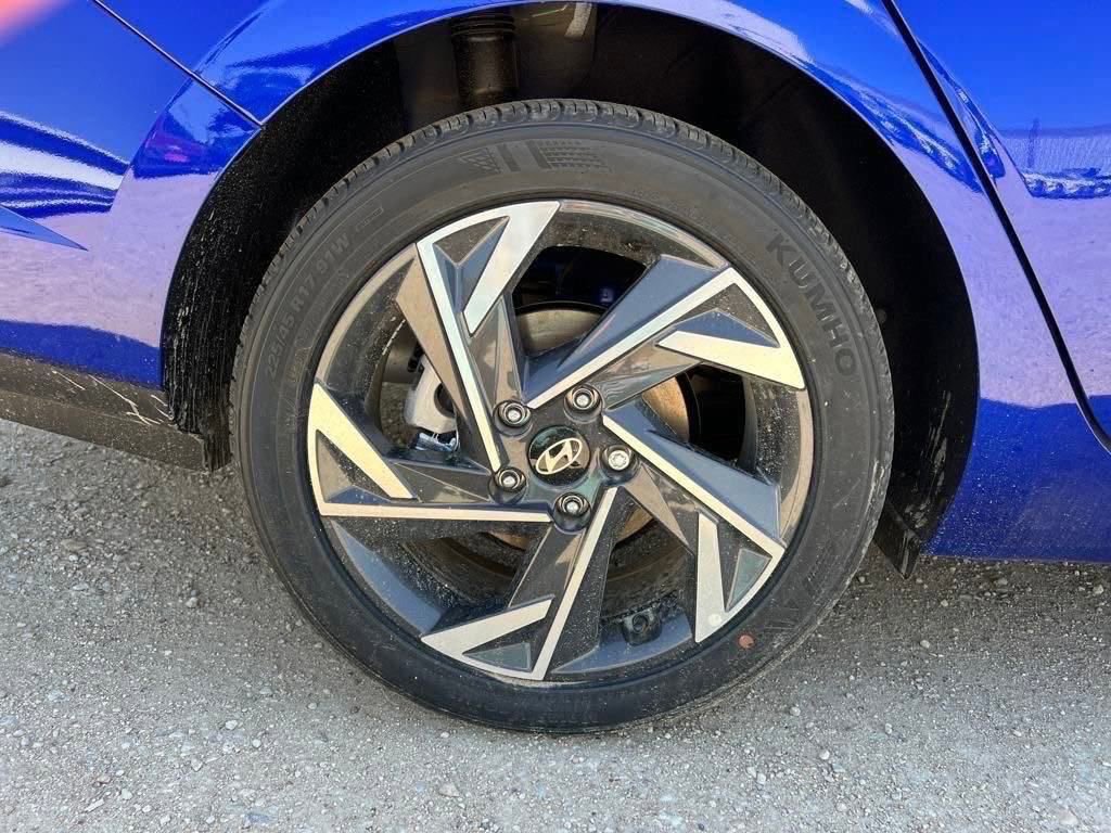 Used 2025 Hyundai Elantra Sport image 9