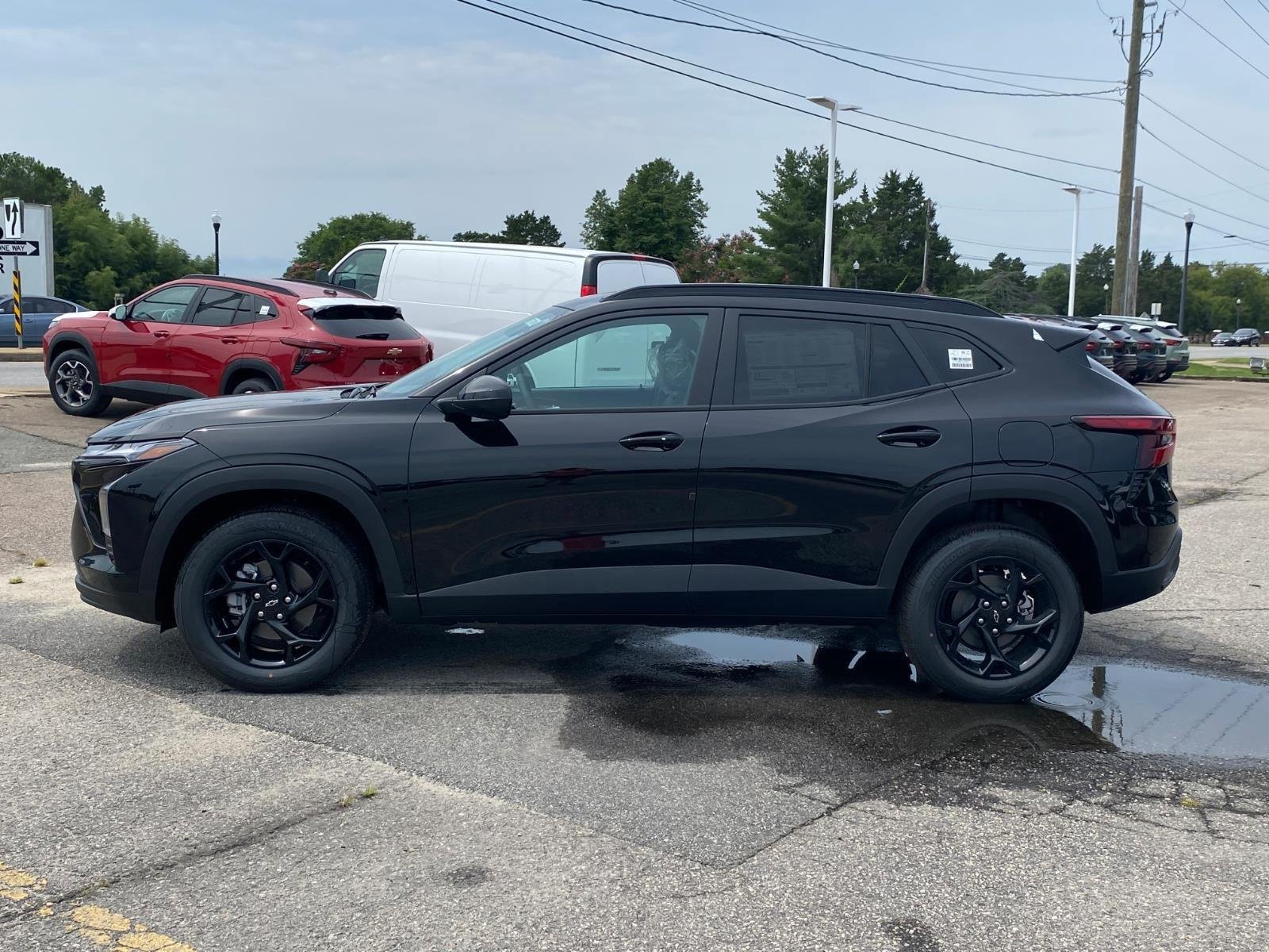 New 2026 Chevrolet Trax LT w/ Driver Confidence Package FWD image 3