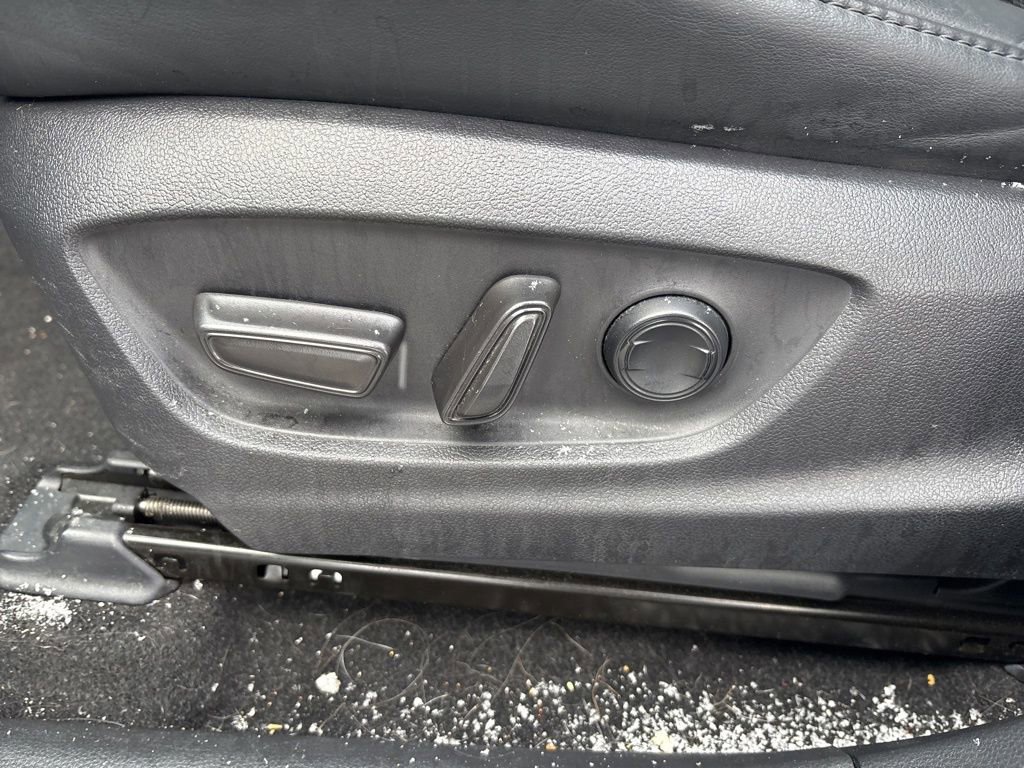 Used 2023 Toyota Crown XLE image 14