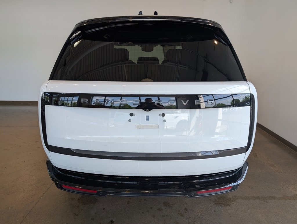 New 2025 Land Rover Range Rover SE image 4