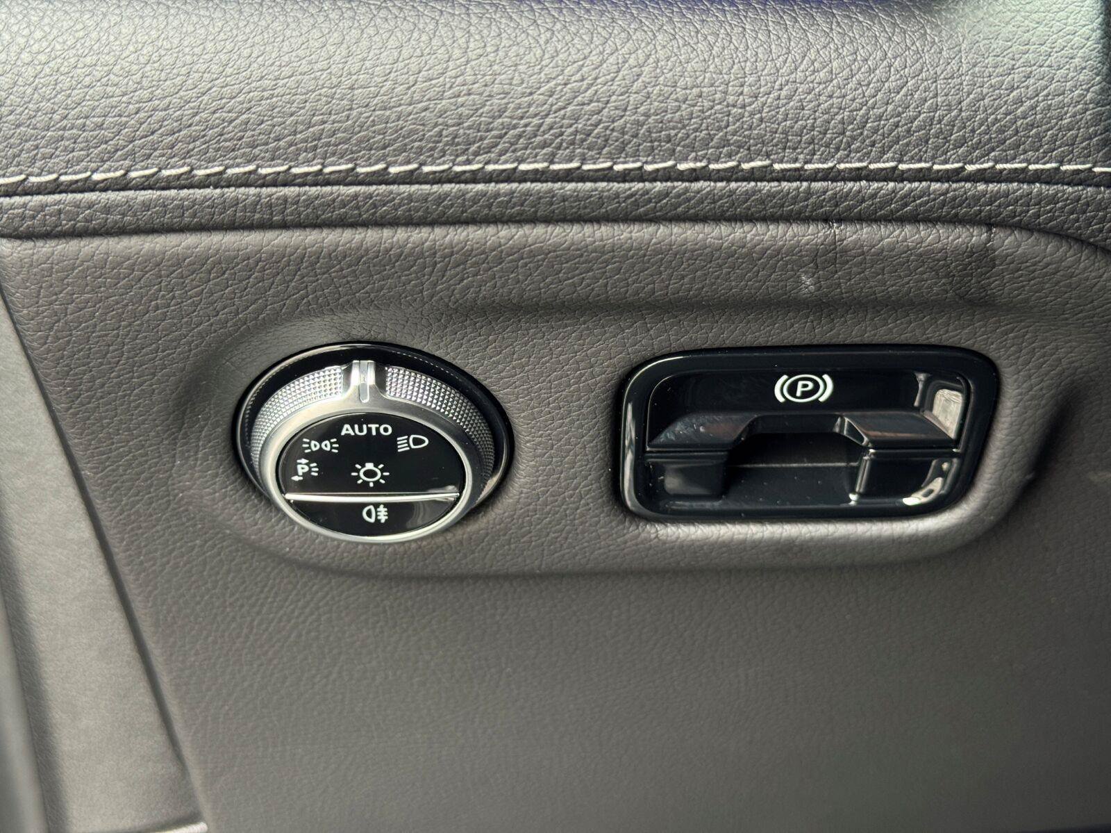 Used 2023 Mercedes-Benz EQE 350+ SUV w/ Exclusive Trim Package image 18