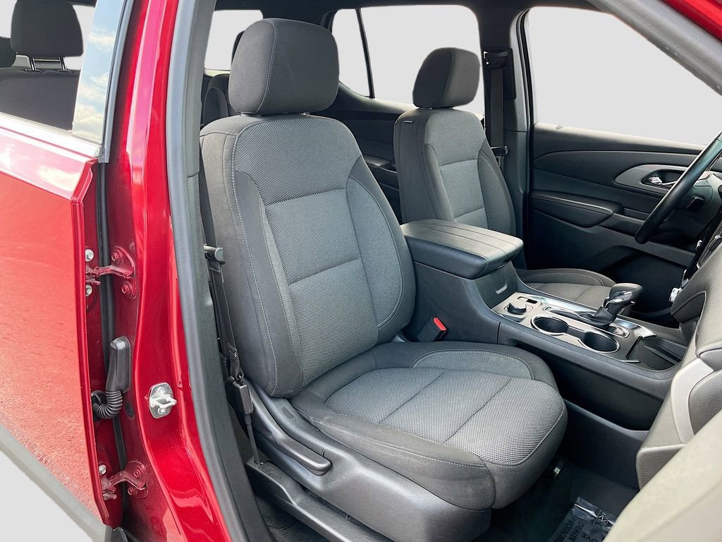 Used 2023 Chevrolet Traverse LT image 26