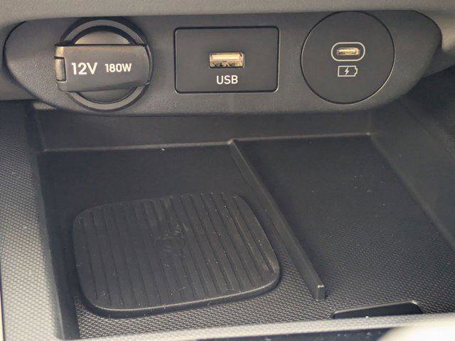 Used 2025 Hyundai Elantra SEL FWD image 23