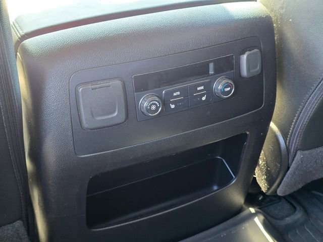 Used 2018 GMC Yukon SLT w/ HD Trailering Package AWD/4WD image 19