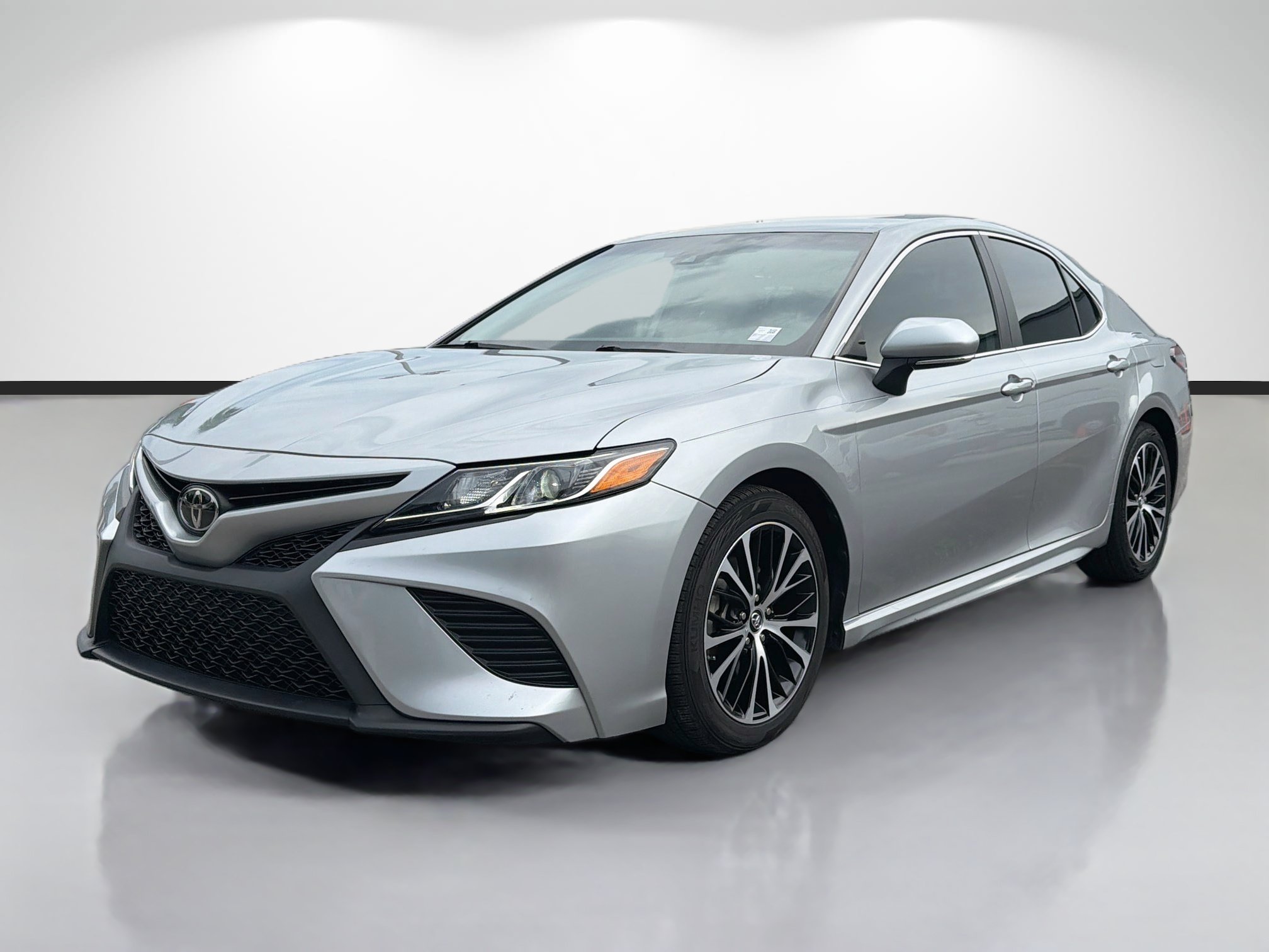 Used 2019 Toyota Camry SE w/ Convenience Package FWD image 7