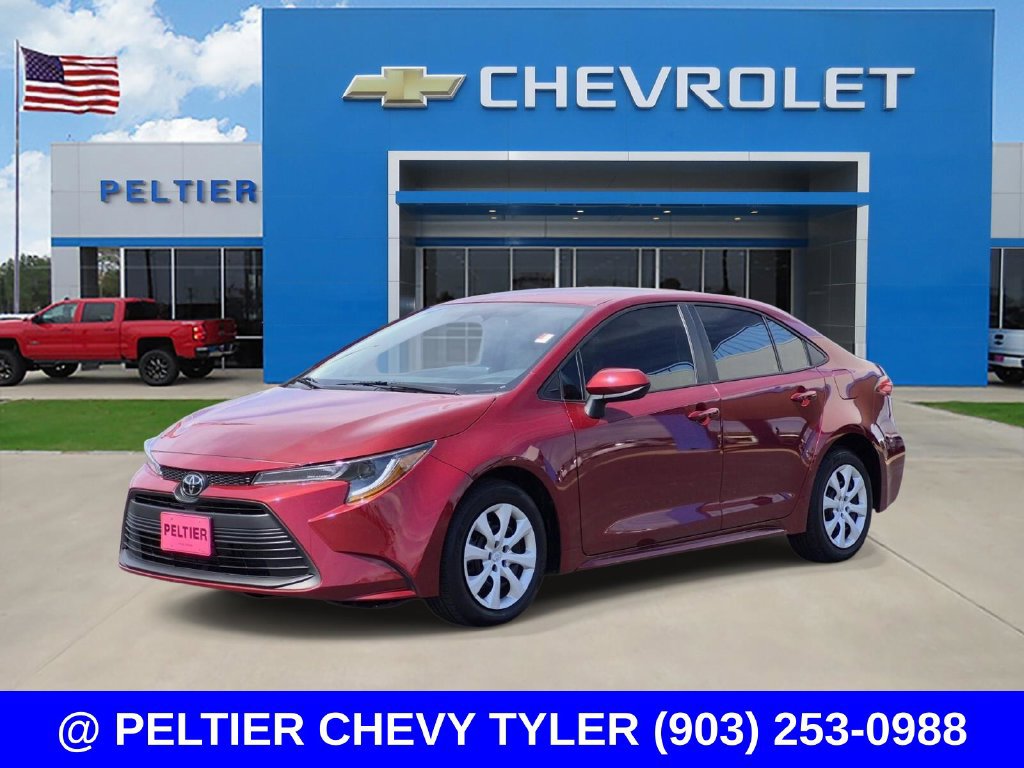 Used 2025 Toyota Corolla LE FWD image 3