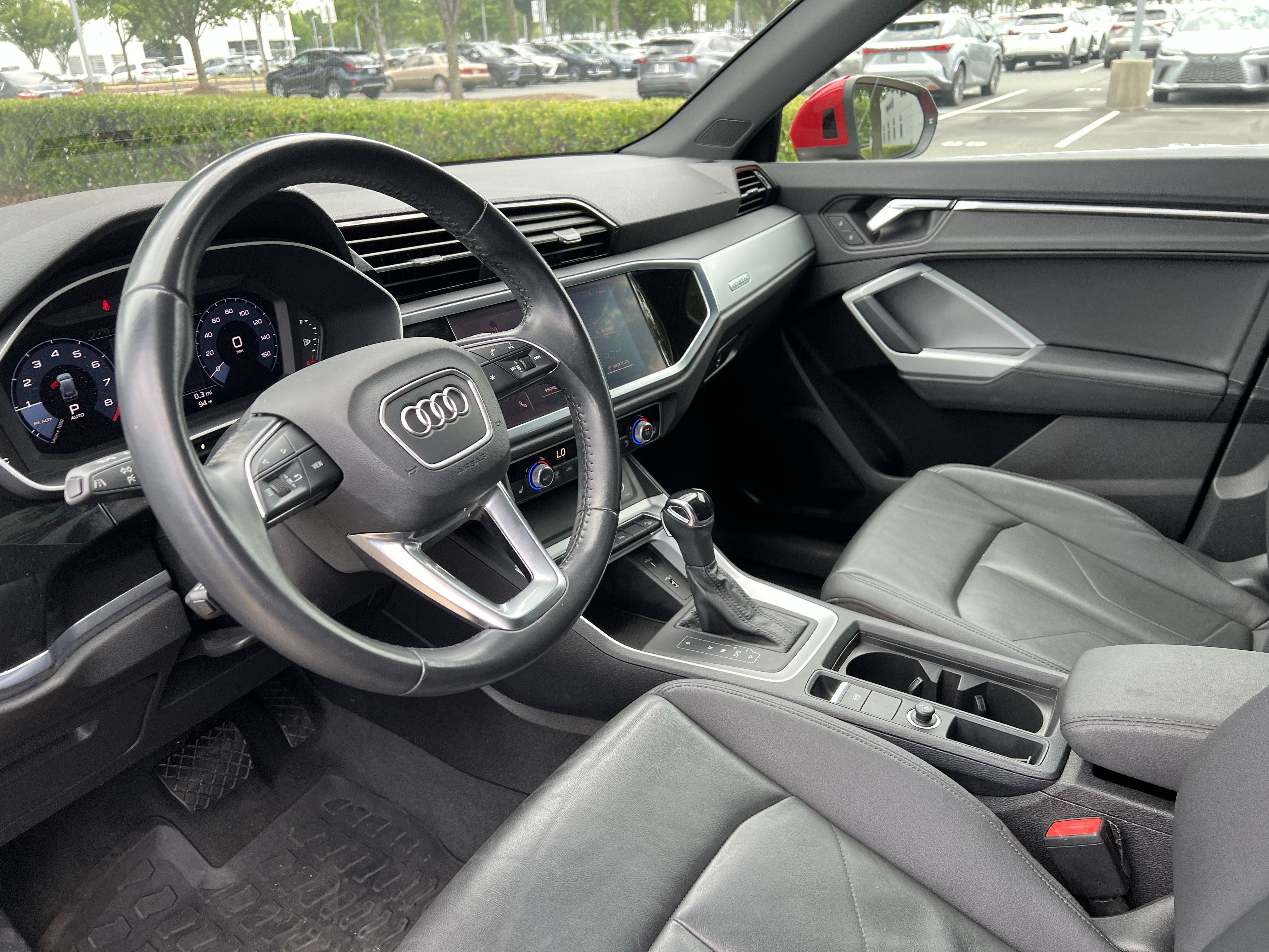Used 2020 Audi Q3 2.0T Premium w/ Convenience Package AWD/4WD image 17