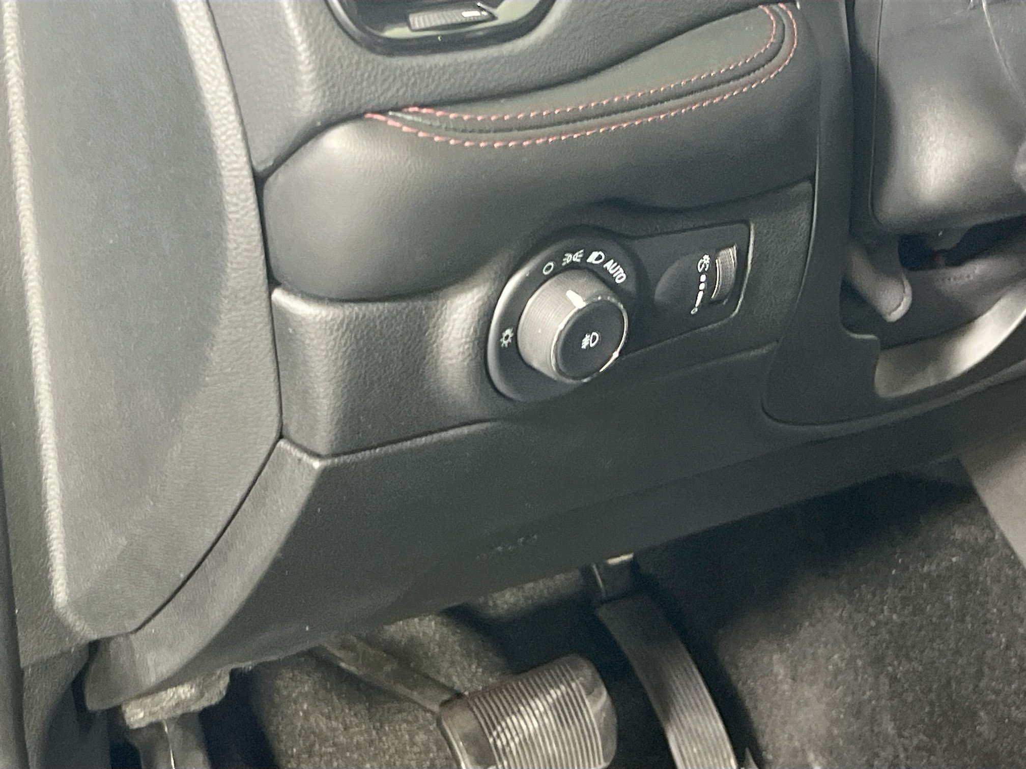 Used 2022 Dodge Durango R/T w/ Blacktop Package AWD/4WD image 10