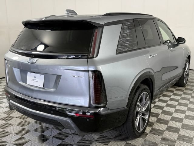 Certified 2026 Cadillac Vistiq Luxury w/ LPO, Floor Liner Package AWD/4WD image 9