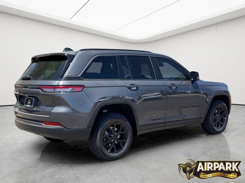 New 2026 Jeep Grand Cherokee Altitude RWD image 4