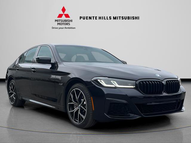 Used 2022 BMW 530e w/ M Sport Package image 3
