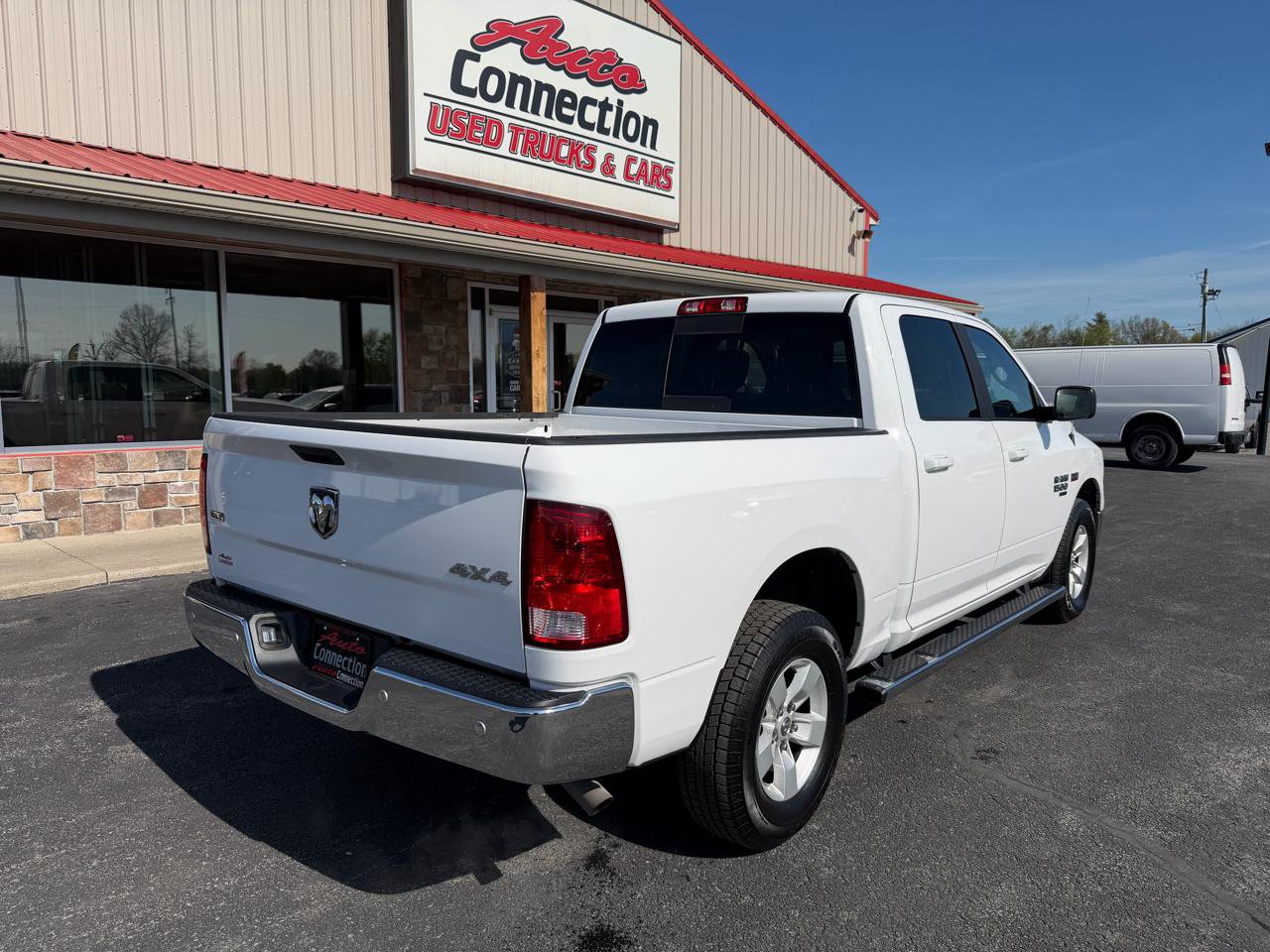 Used 2019 RAM 1500 Classic SLT w/ Protection Group AWD/4WD image 4
