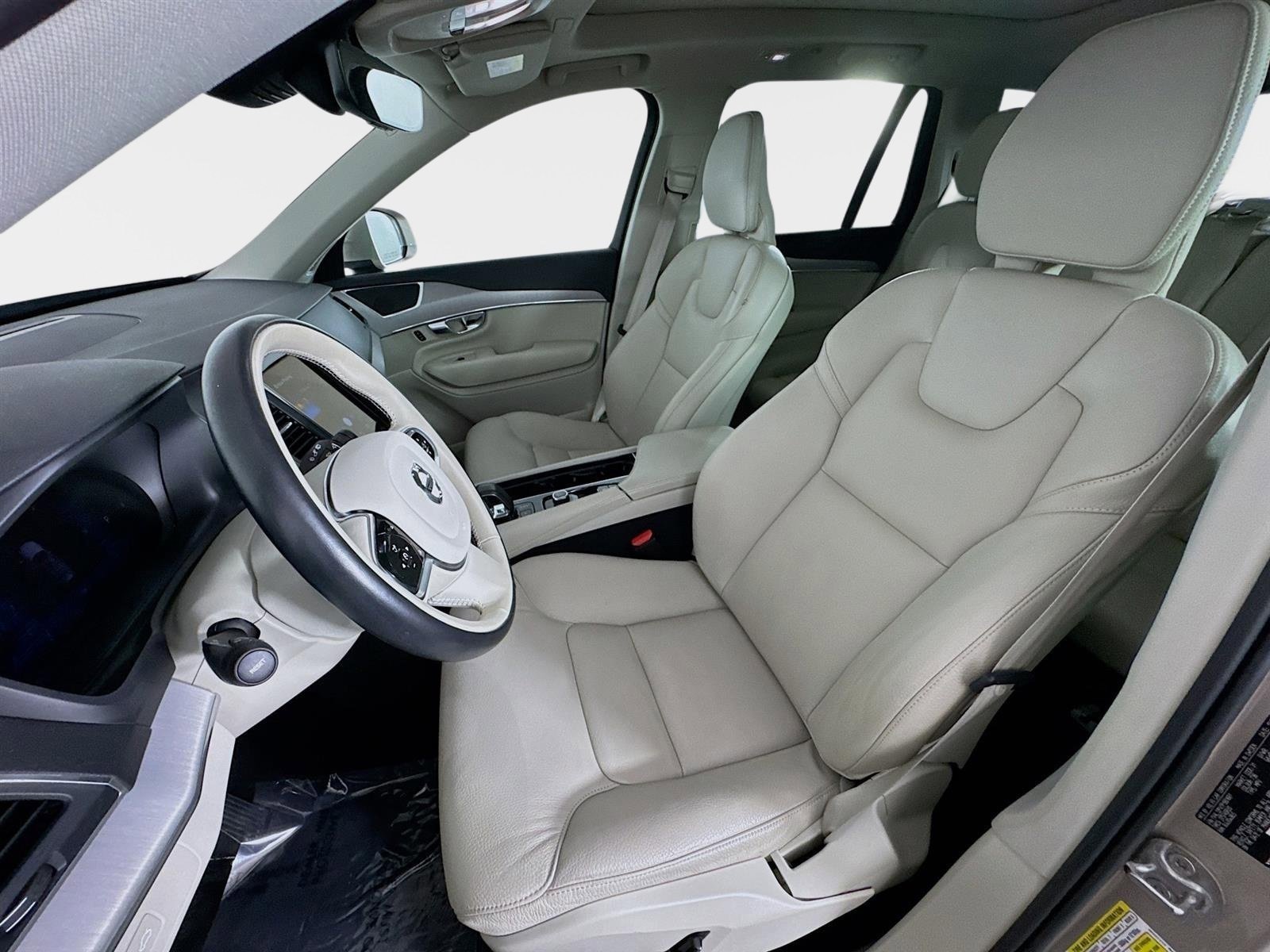 Used 2023 Volvo XC90 B5 Core w/ Climate Package image 12