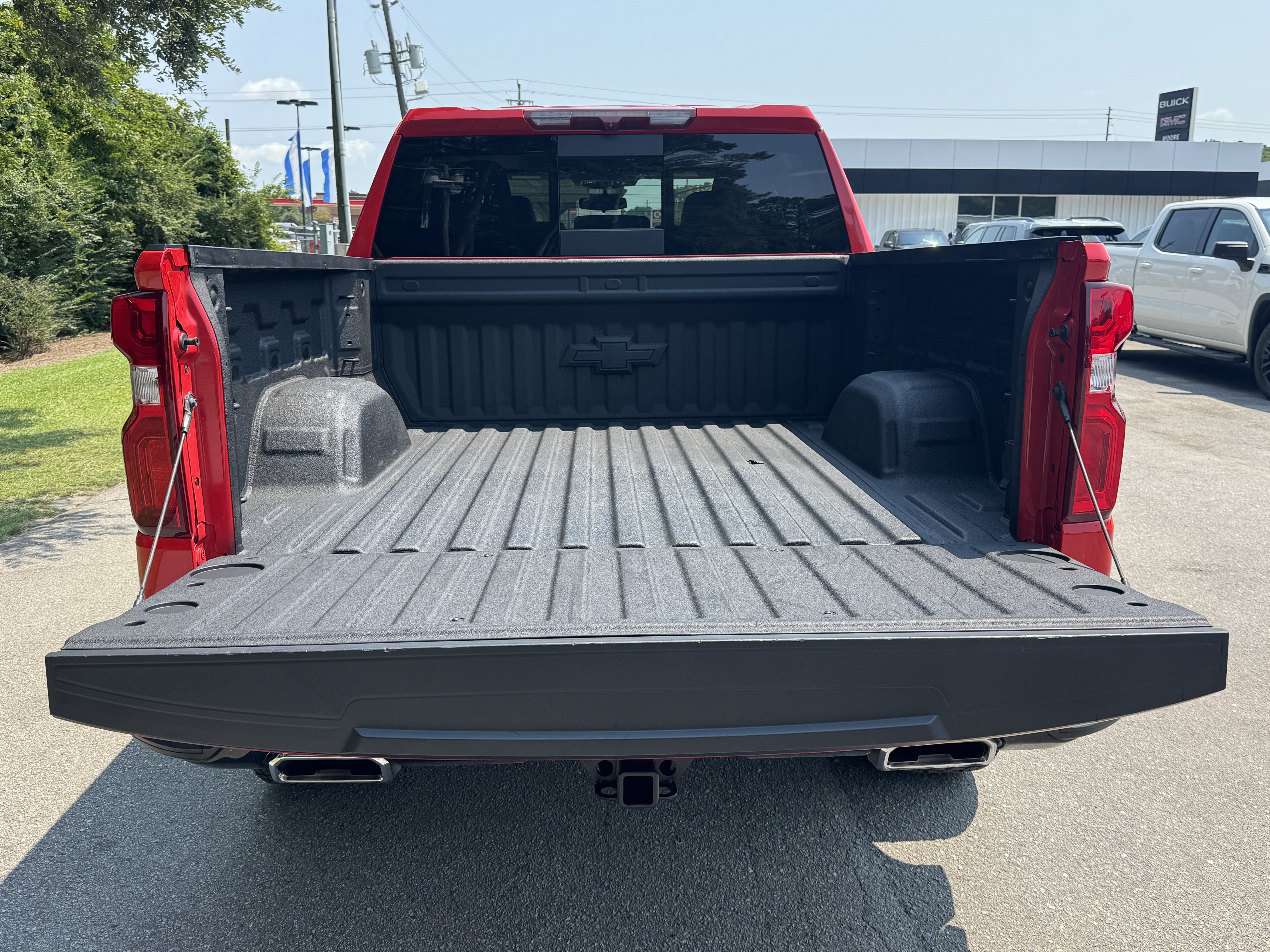 Used 2023 Chevrolet Silverado 1500 LT Trail Boss w/ LT Trail Boss Premium Package AWD/4WD image 4