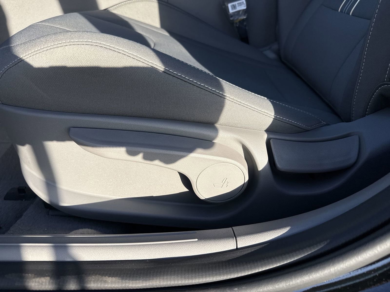 New 2025 Hyundai Elantra Sport w/ Cargo Package image 13