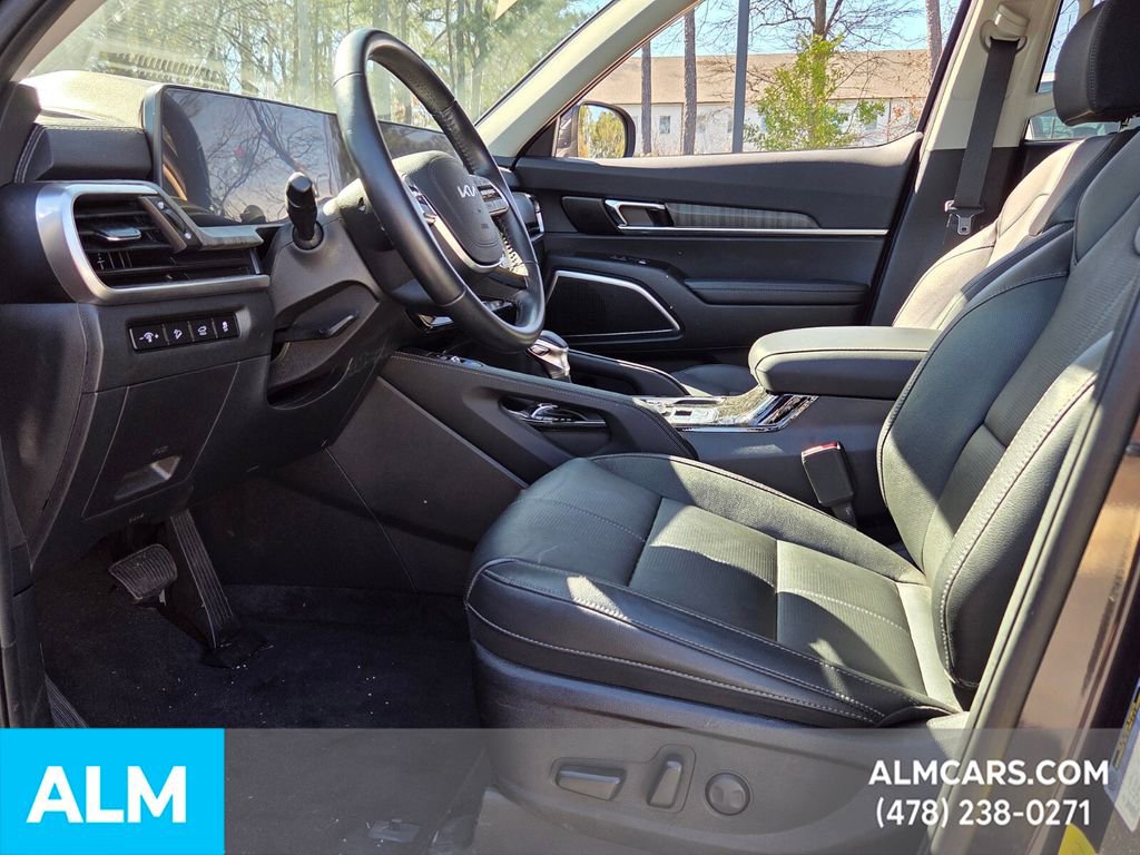 Used 2025 Kia Telluride EX image 3