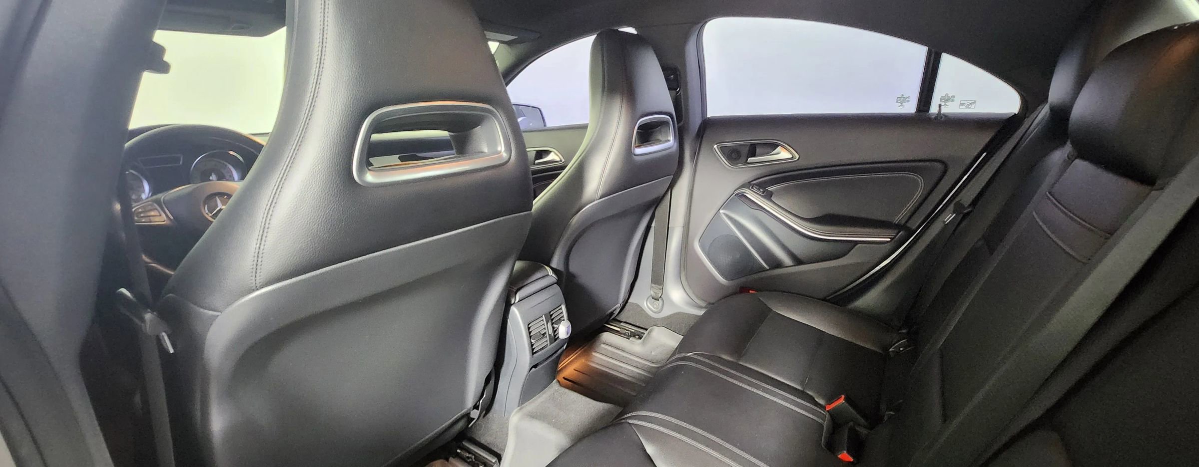 Used 2015 Mercedes-Benz CLA 250 4MATIC image 14