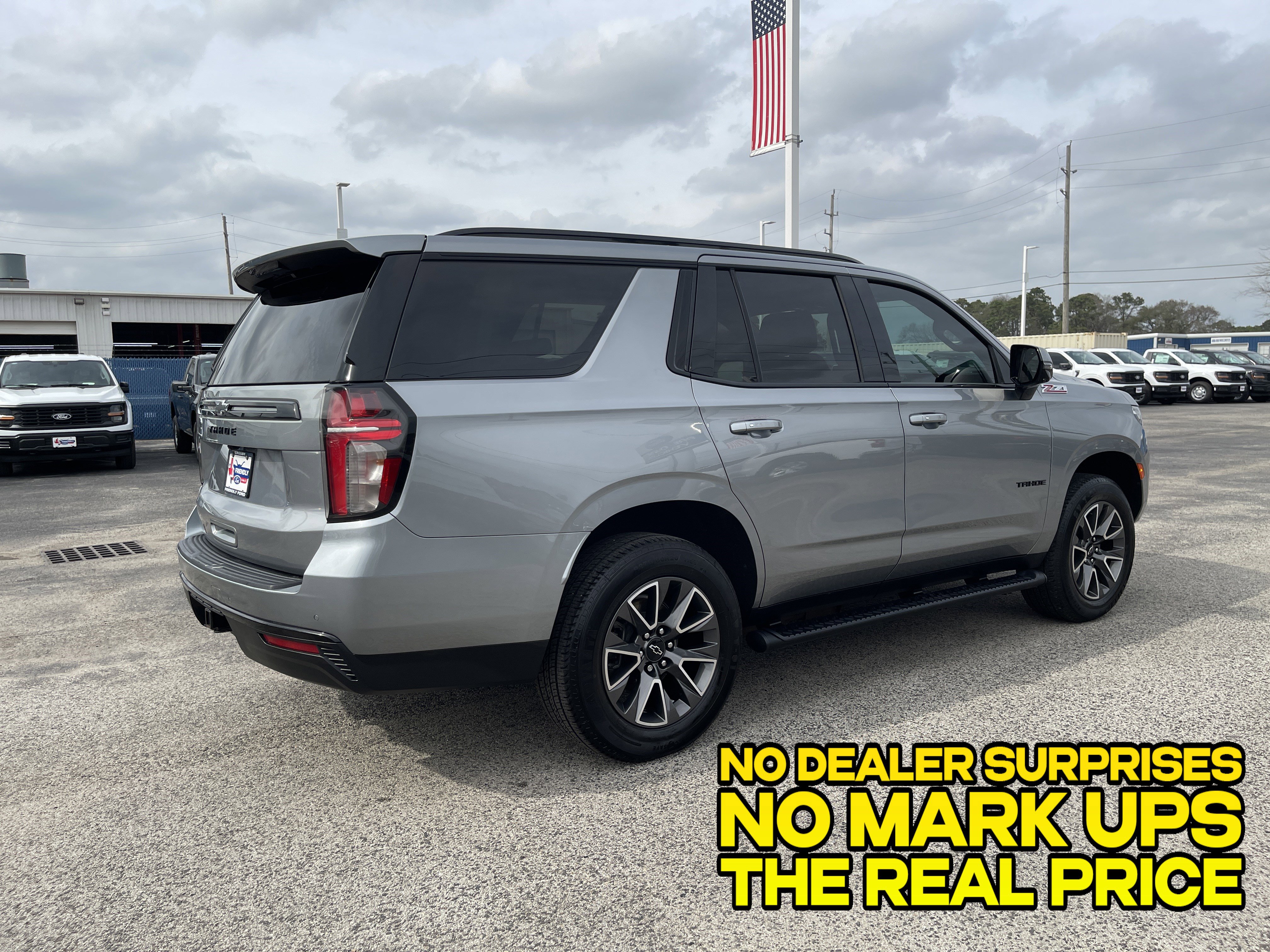 Used 2024 Chevrolet Tahoe Z71 w/ Luxury Package AWD/4WD image 2