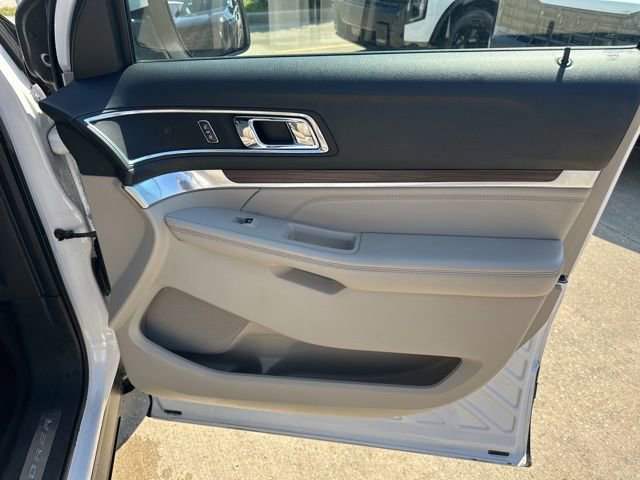 Used 2018 Ford Explorer Limited w/ Equipment Group 301A FWD image 37