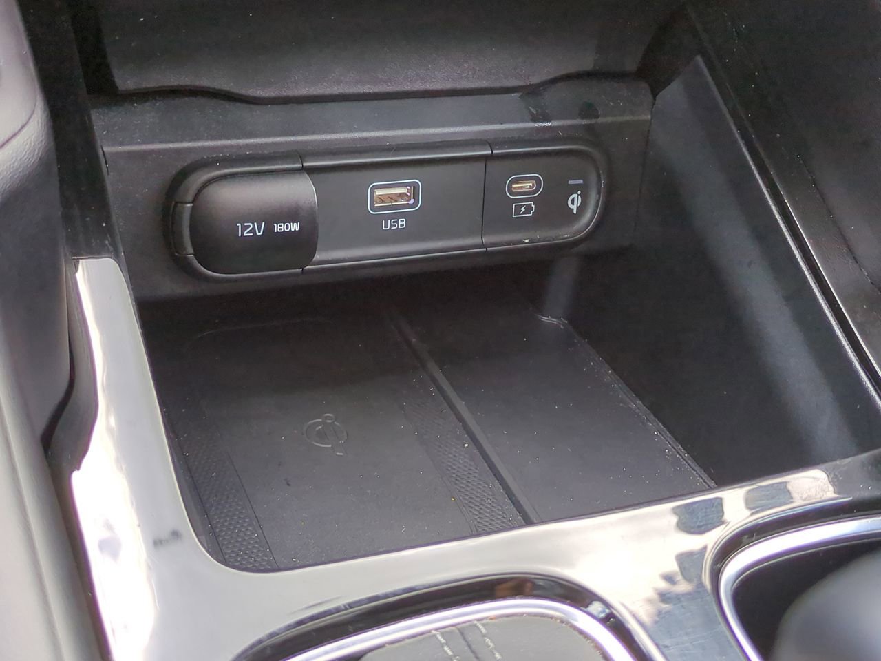Certified 2025 Kia Telluride S FWD image 22