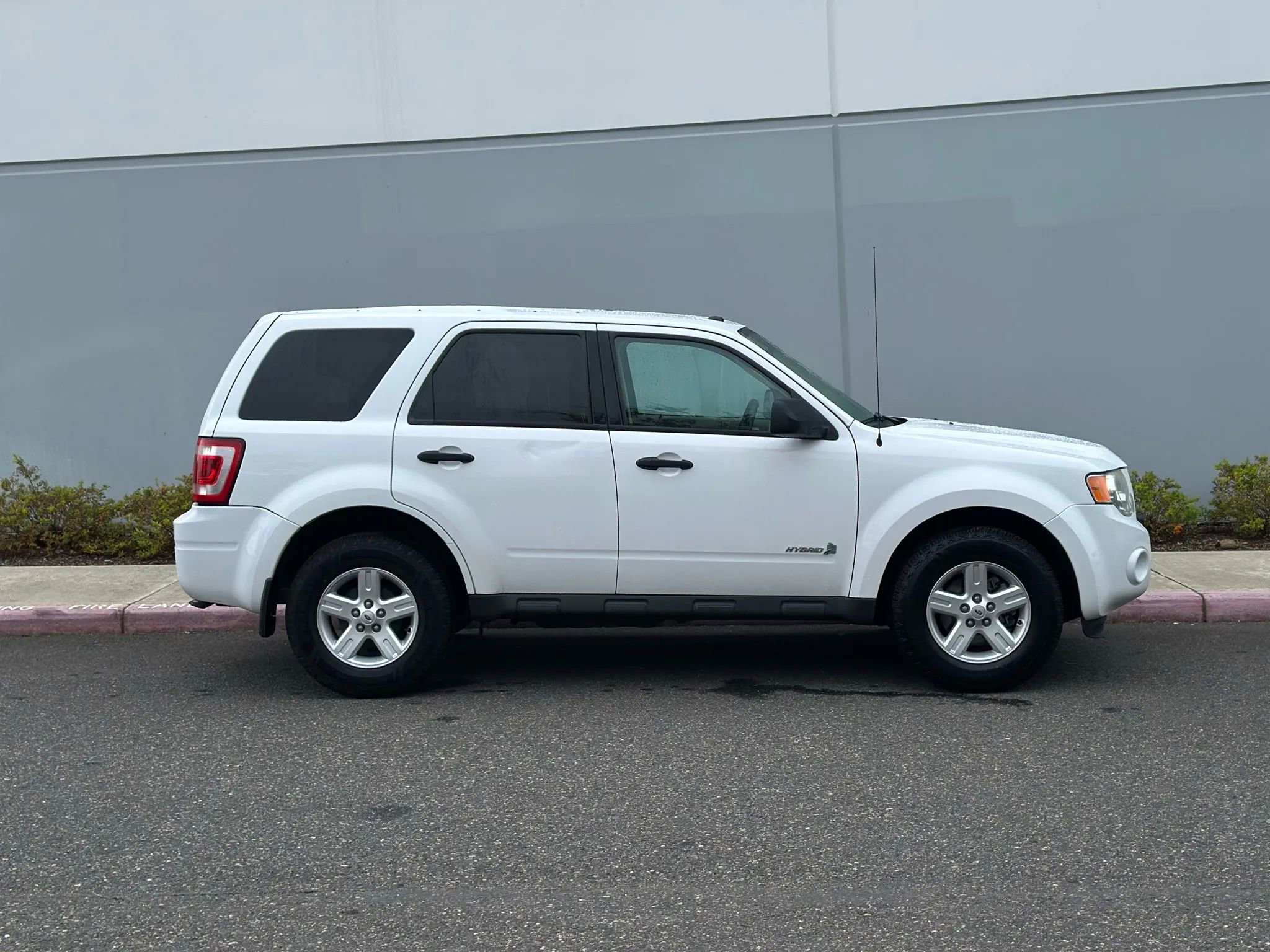 Used 2011 Ford Escape 4WD Hybrid image 6