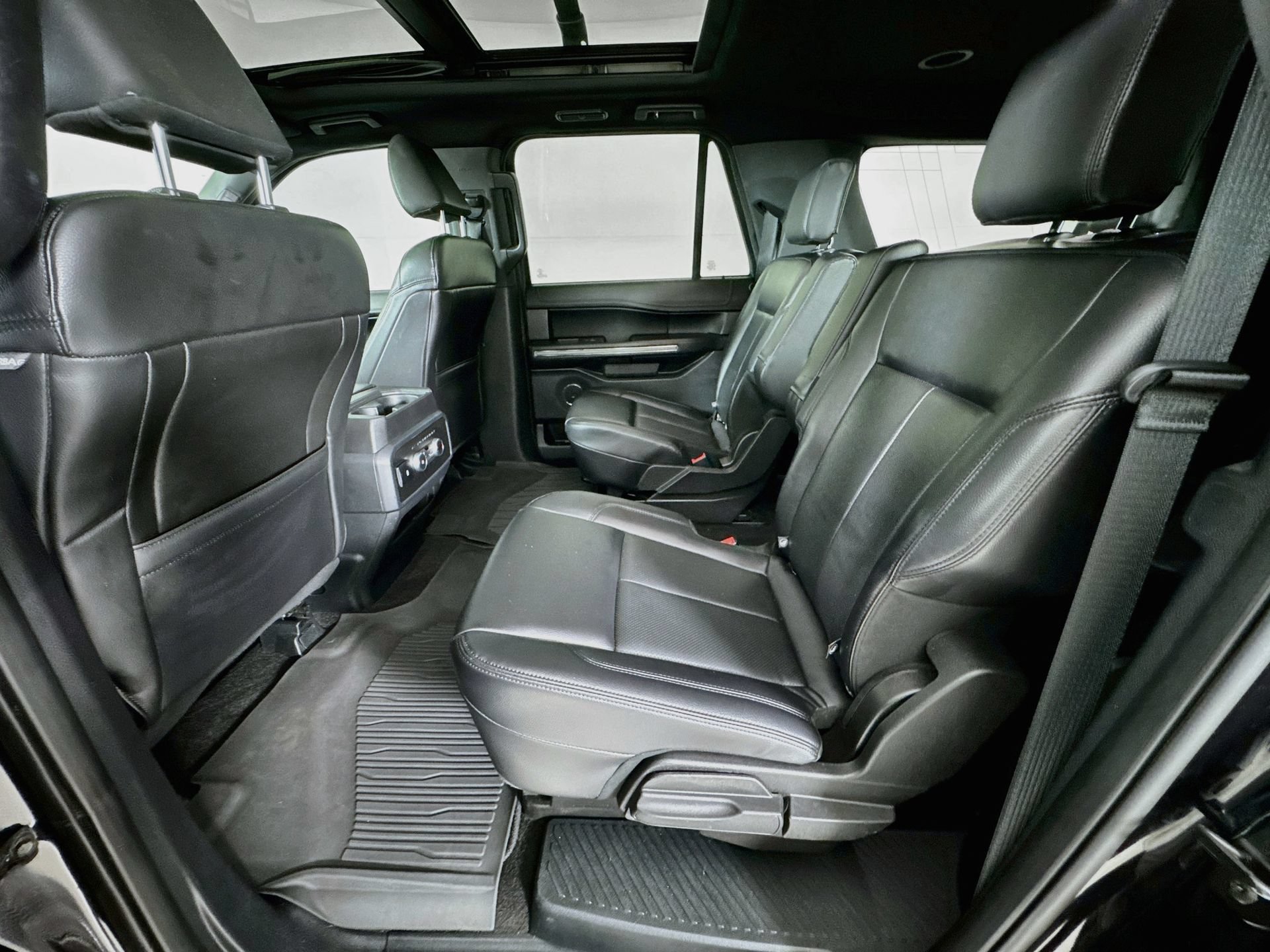 Used 2021 Ford Expedition Max XLT RWD image 24