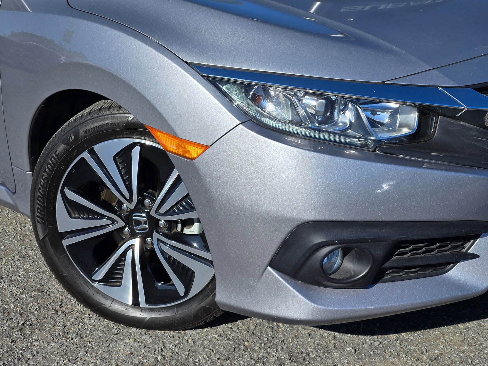 Used 2018 Honda Civic EX-L image 9