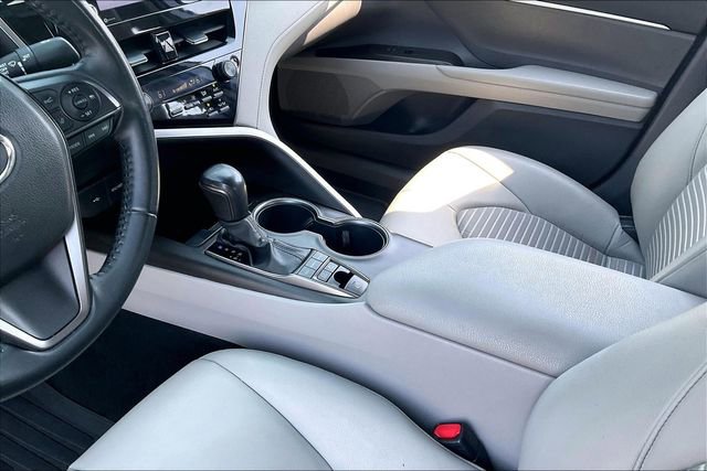 Used 2022 Toyota Camry SE FWD image 17