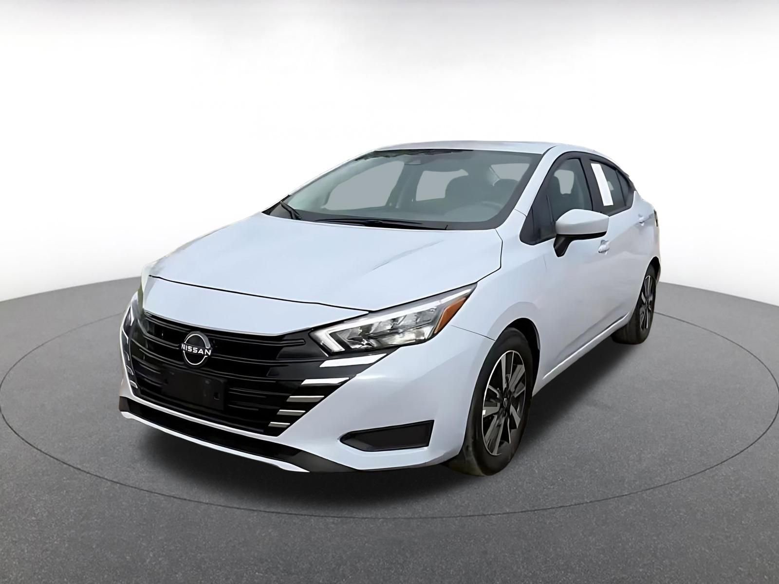 Used 2025 Nissan Versa SV image 7