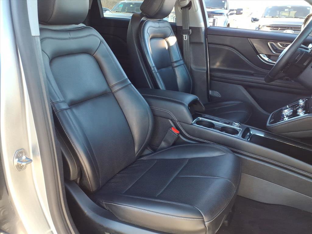 Used 2022 Lincoln Corsair AWD w/ Equipment Group 101A image 9