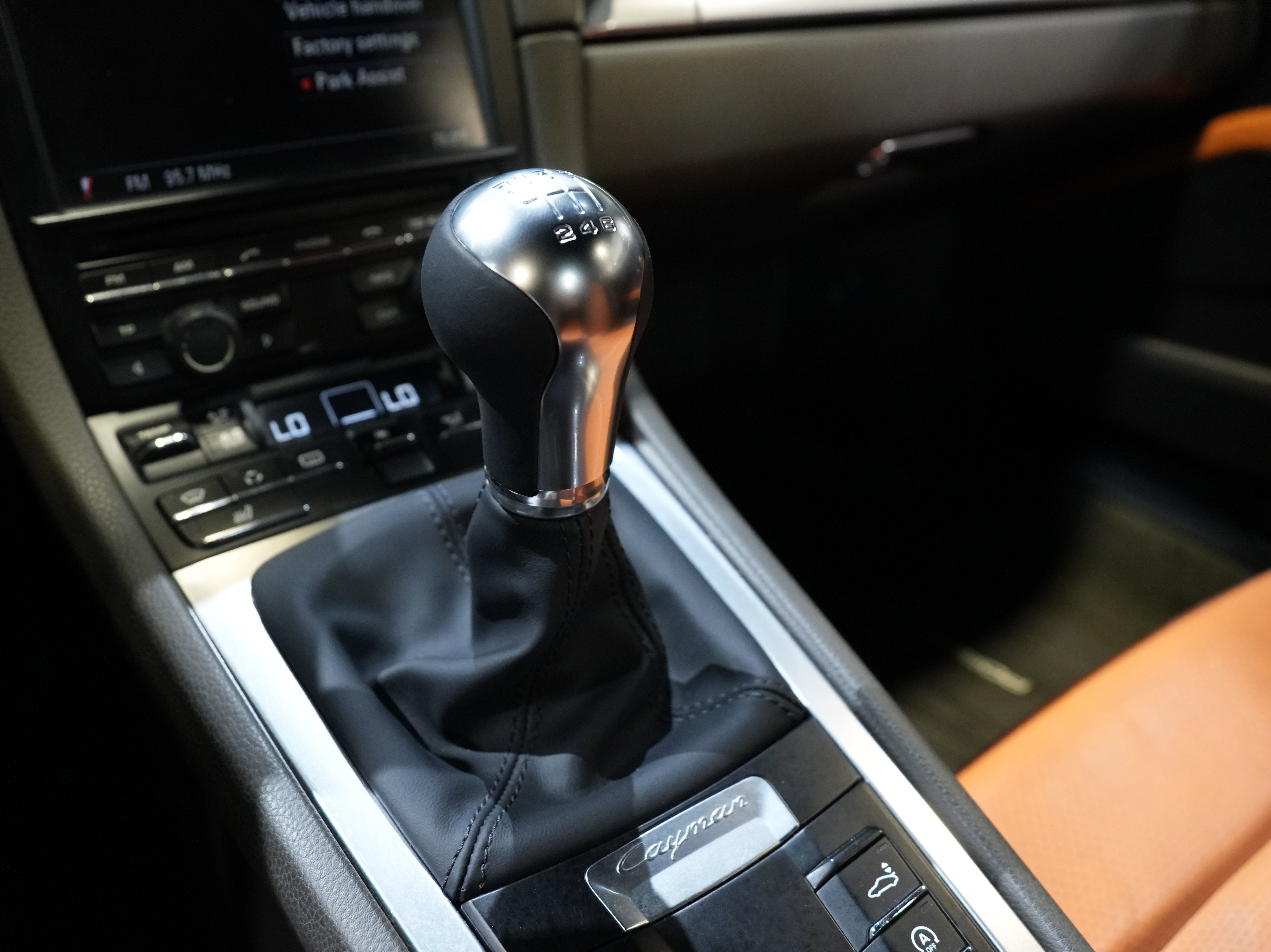 Used 2014 Porsche Cayman RWD image 34