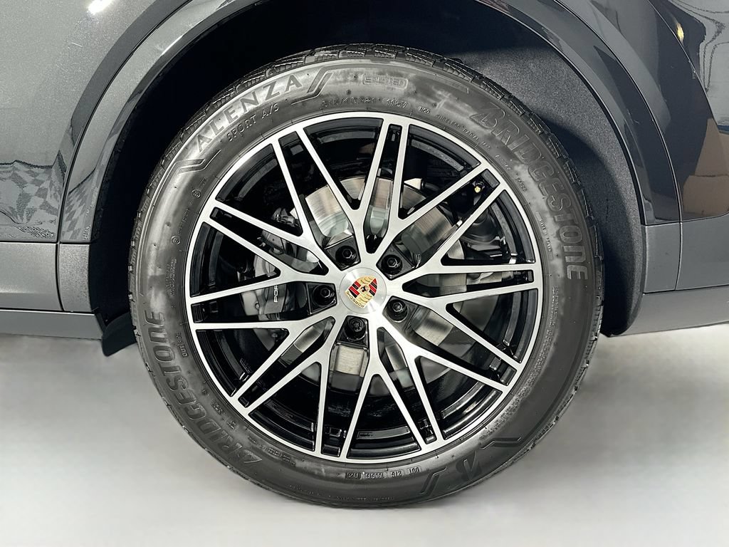 New 2026 Porsche Cayenne AWD/4WD image 33