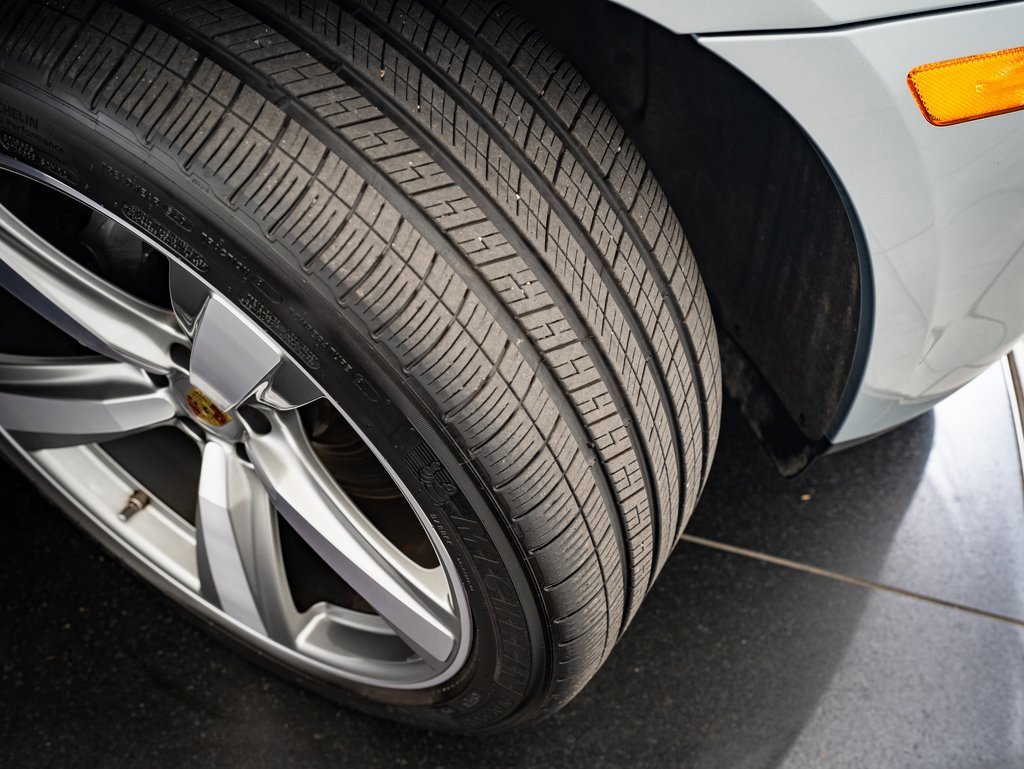 Certified 2025 Porsche Macan image 41