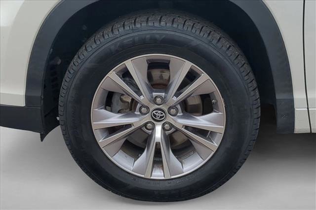 Used 2016 Toyota Highlander Plus FWD image 21