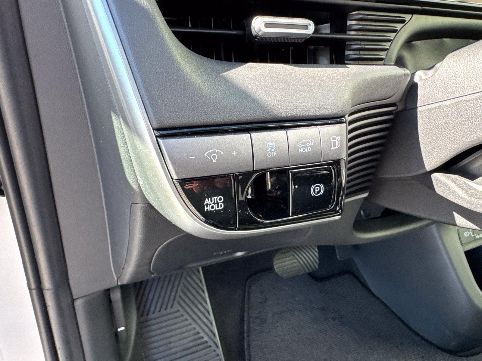 Used 2025 Hyundai Ioniq 5 Limited AWD/4WD image 19