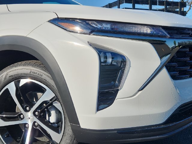 New 2026 Chevrolet Trax RS w/ Driver Confidence Package FWD image 9