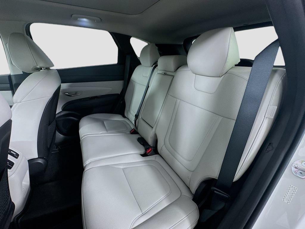 Used 2025 Hyundai Tucson Limited FWD image 26