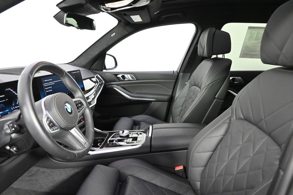 Used 2025 BMW X7 xDrive40i w/ M Sport Package image 13