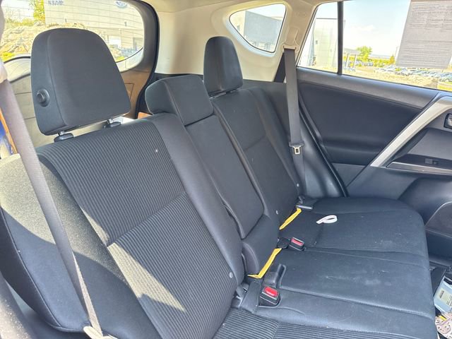 Used 2018 Toyota RAV4 LE w/ Carpet Mat Package AWD/4WD image 14