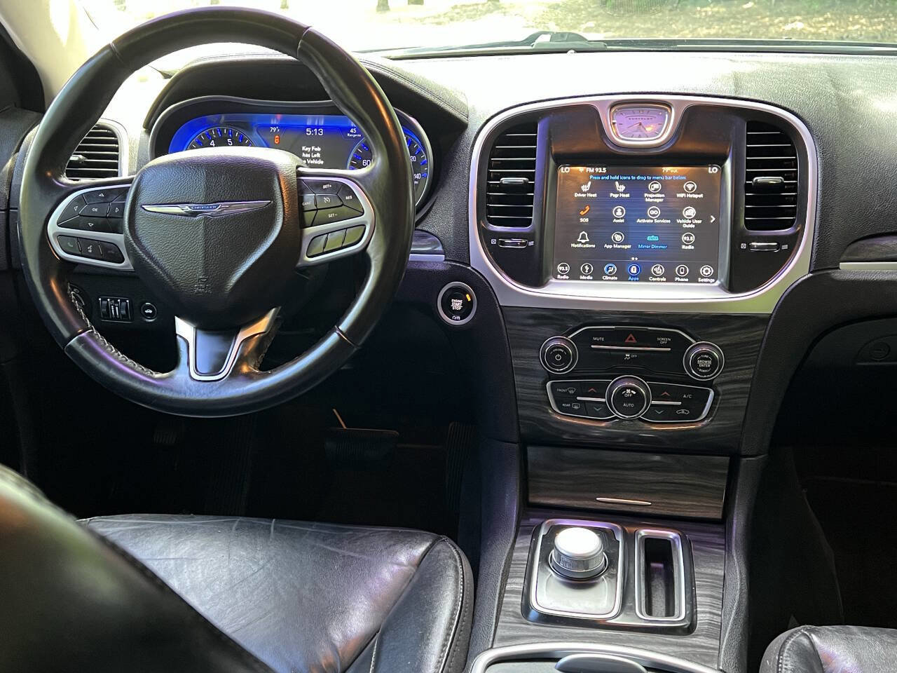 Used 2018 Chrysler 300 Touring L AWD/4WD image 23