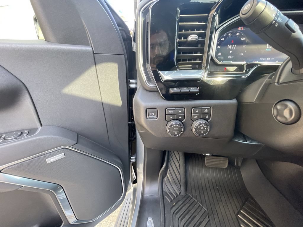 Used 2026 Chevrolet Silverado 1500 LTZ w/ LTZ Premium Package AWD/4WD image 17