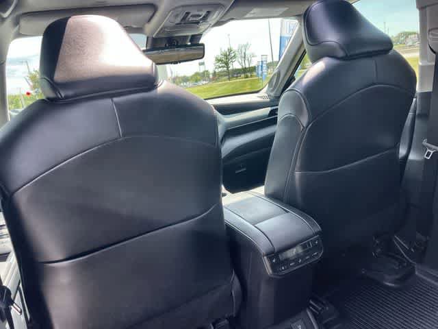 Used 2022 Toyota Highlander Platinum image 13
